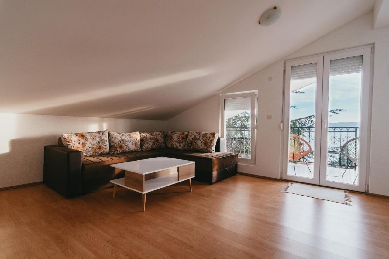 Pandora Villa *